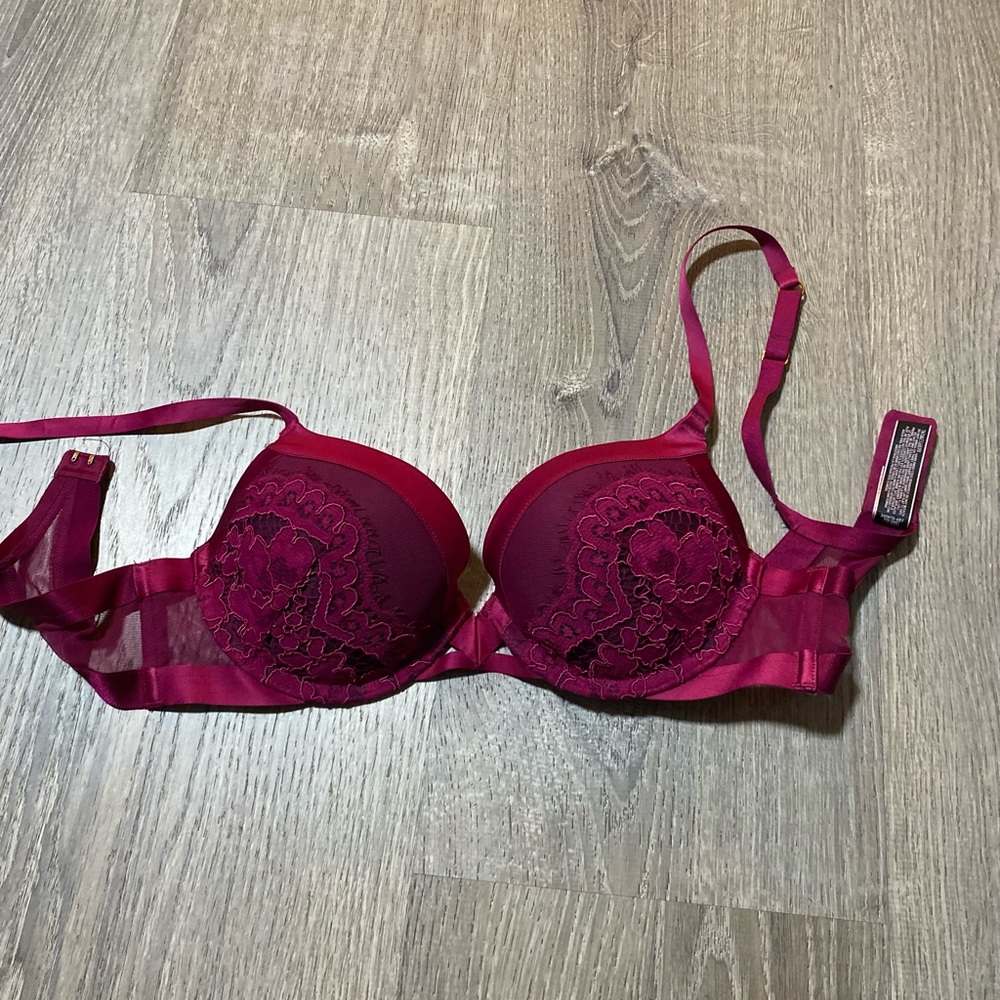 Victoria secrets push-up bra